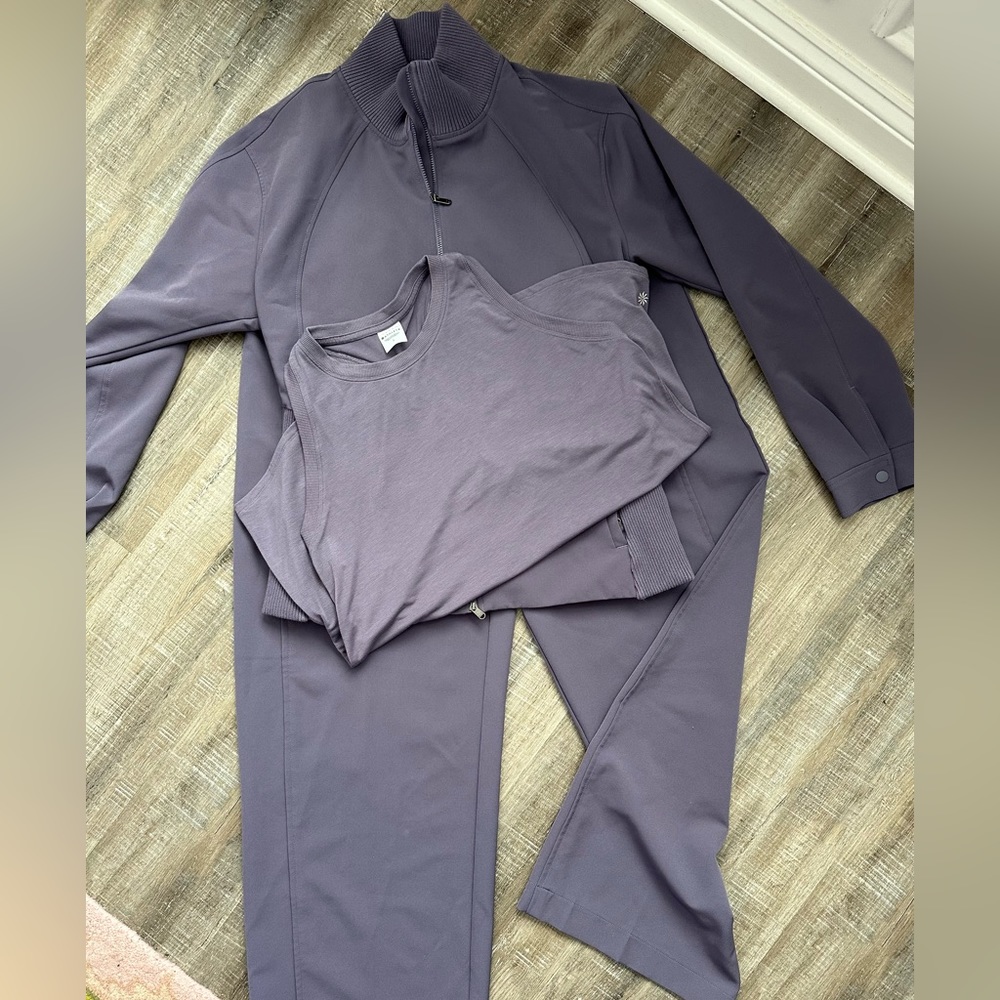 ATHLETA bundle. Size Large 3 pieces EUC. Athletic wear